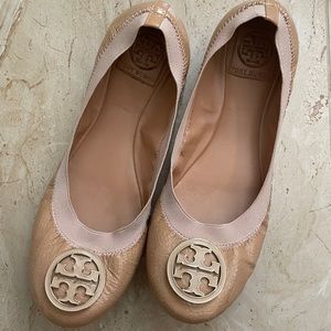 Tory Burch Caroline Nude Patent Leather Elastic Flats Women's Size 8